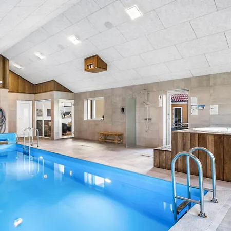 Luxury House With Pool, Spa, And Much - Sj990
